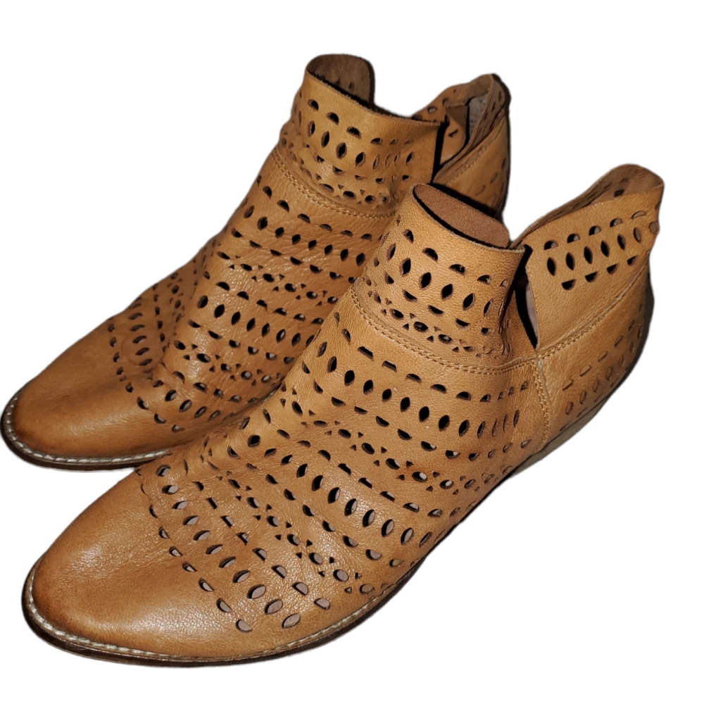 Seychelles Ankle Booties Tan sz 8